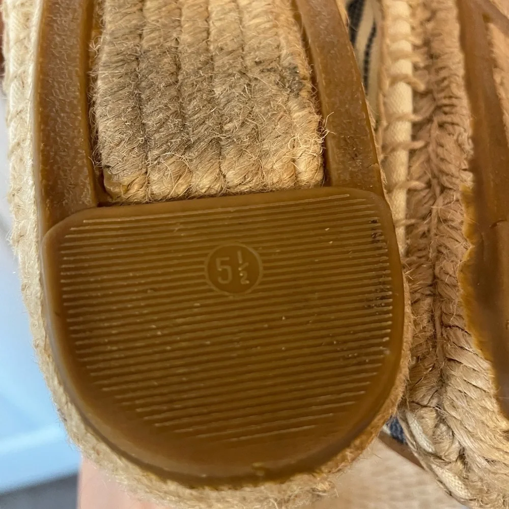 Tori Burch Awning Espadrilles in Blue/White Canvas Women’s Size 5.5